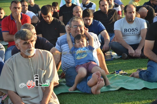  كفرقاسم - فيديو : جموع المصلين يؤدون صلاة عيد الفطر السعيد في المصلى  .. وساحة المصلى والمصلين اشتاقوا لكلمات المؤسس الشيخ عبدالله  الندية ..  